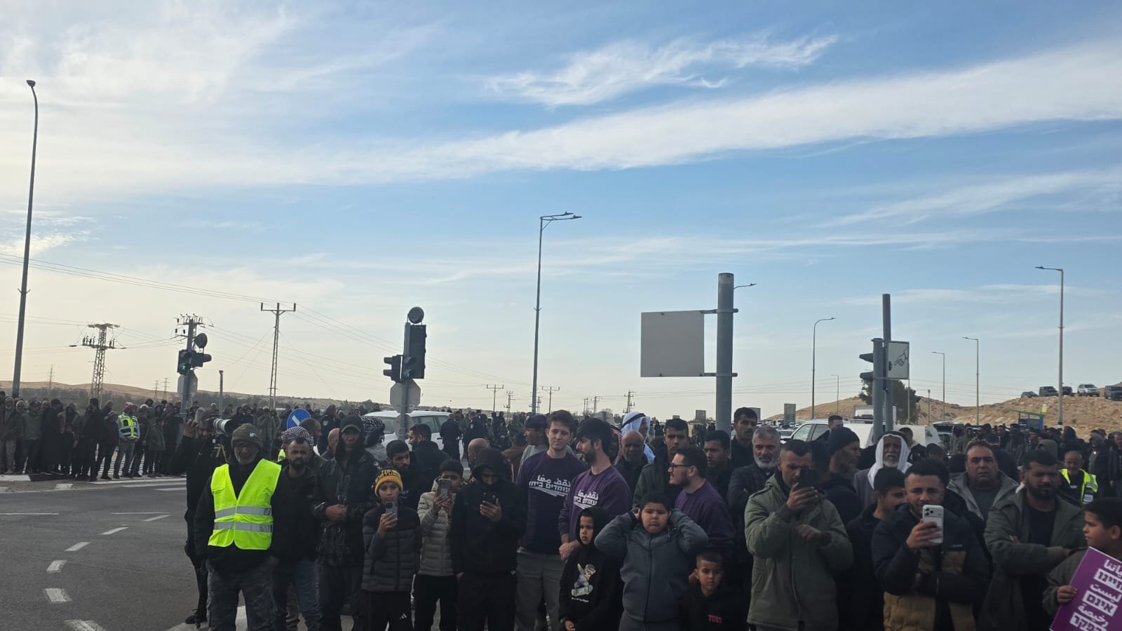 الآلاف يتظاهرون في النقب احتجاجًا على مقتل أيوب الطوخي وتصاعد العنف-7