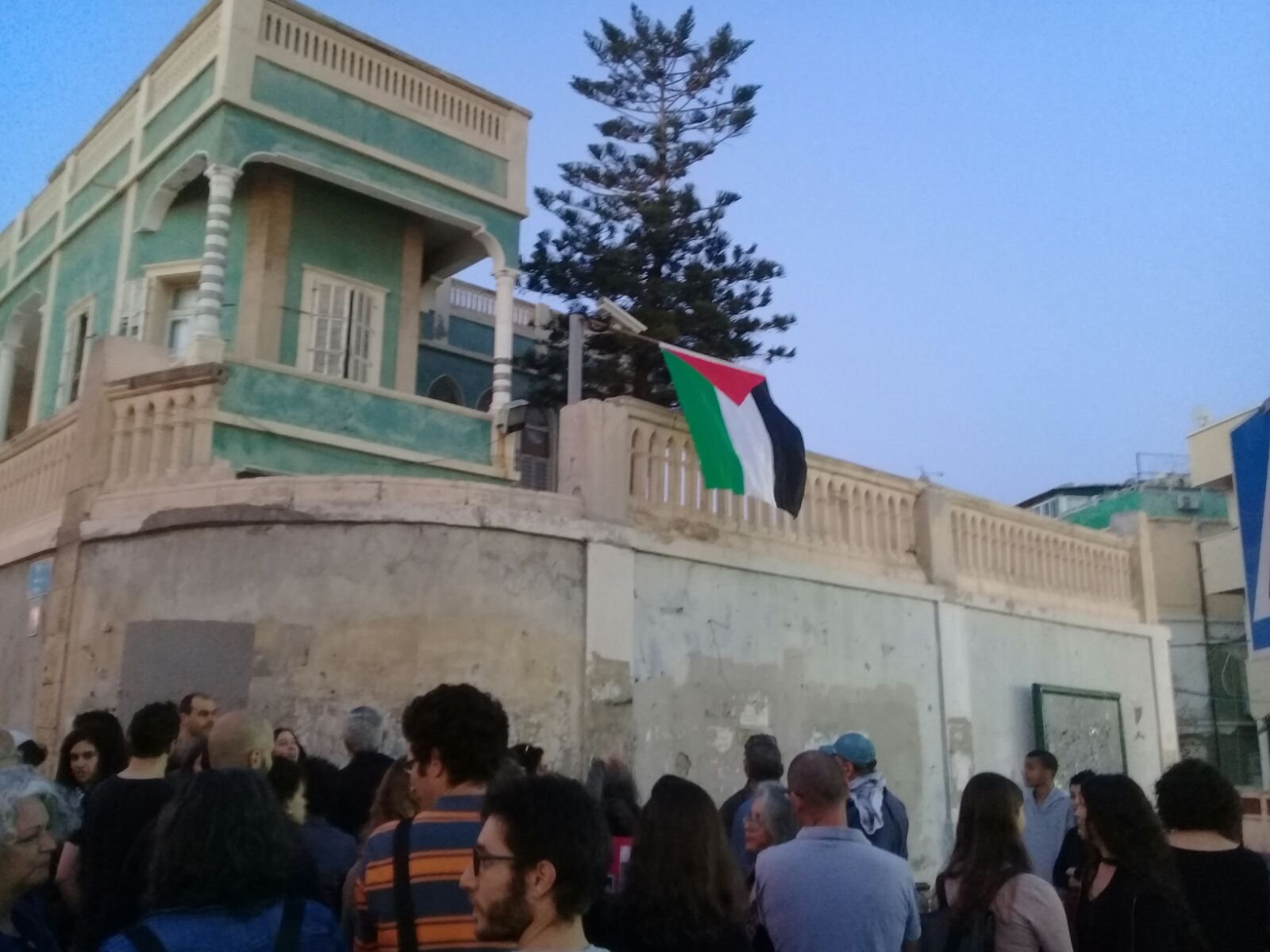 يافا تتضامن مع غزة ورفع العلم الفلسطيني-4