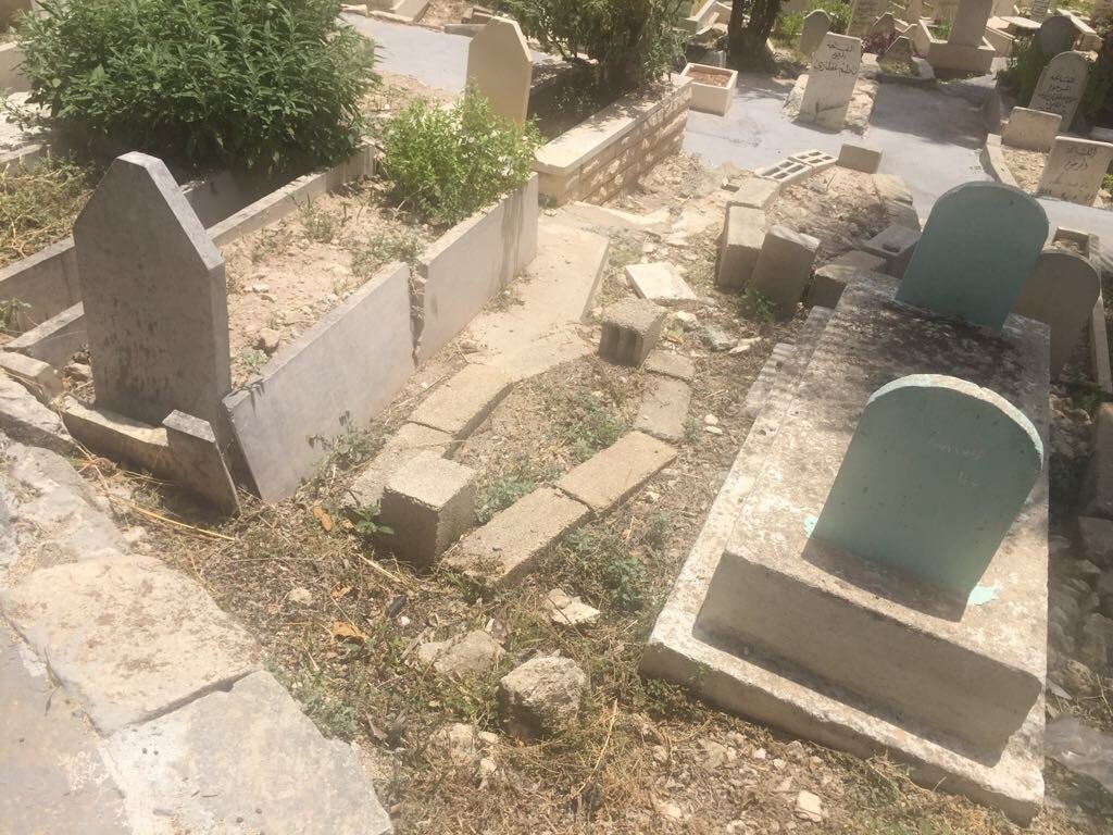 الناصرة: قسم الصيانة يقوم بتنظيف المقابر عشية عيد الفطر السعيد-10