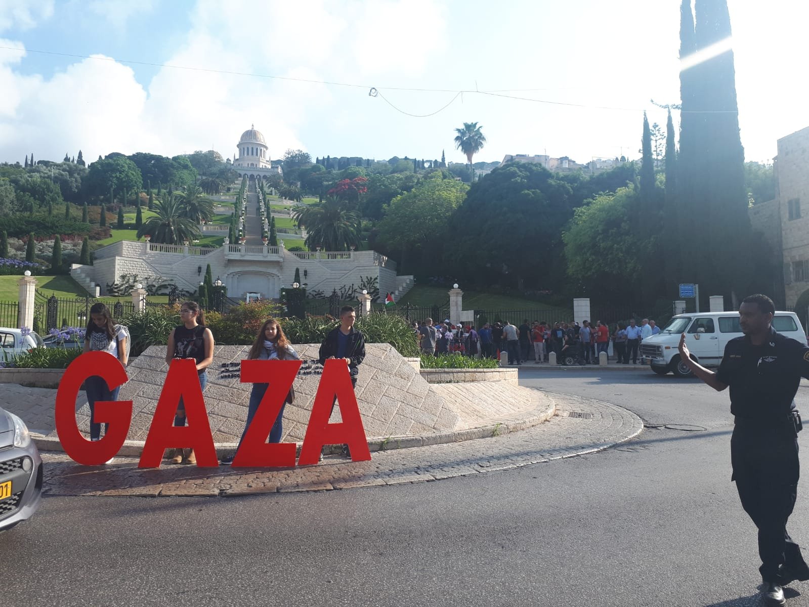حيفا: انطلاق المظاهرة الأولى في حيفا بمشاركة العشرات-24