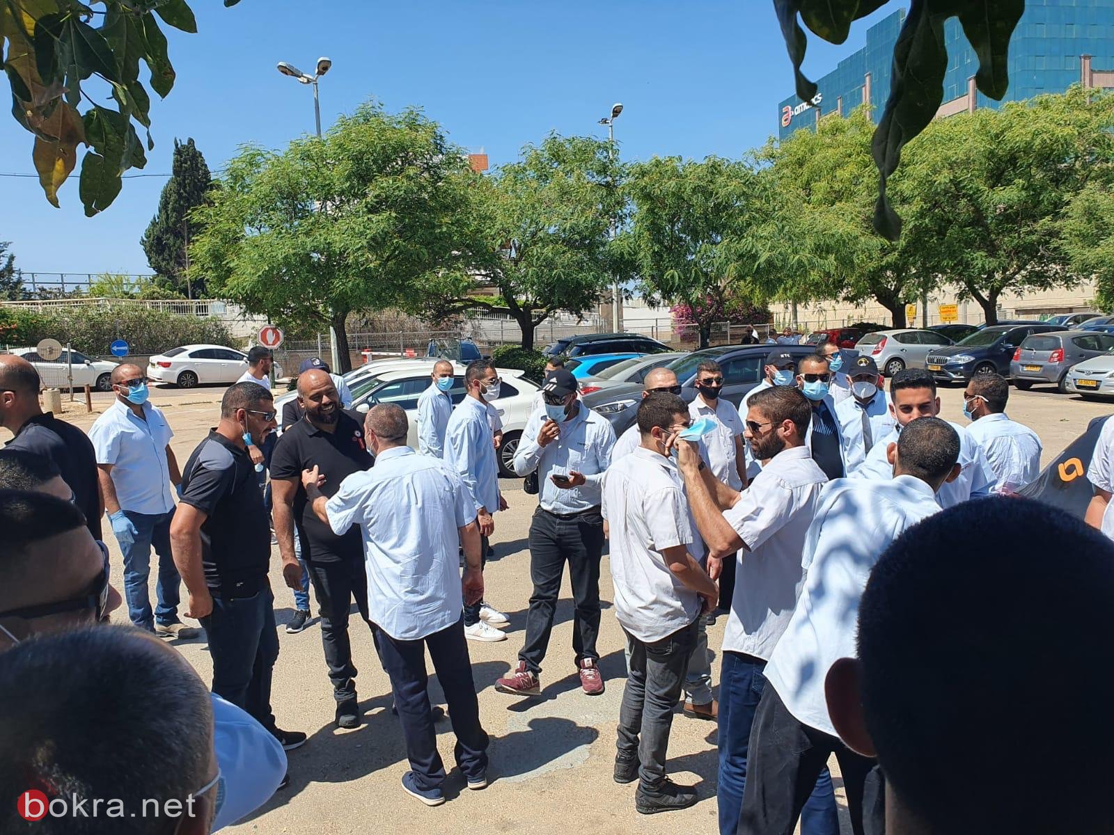 سائقو شركة "متروبولين" العرب يتظاهرون أمام مكاتب الشرطة اعتراضًا على الشروط المجحفة-2
