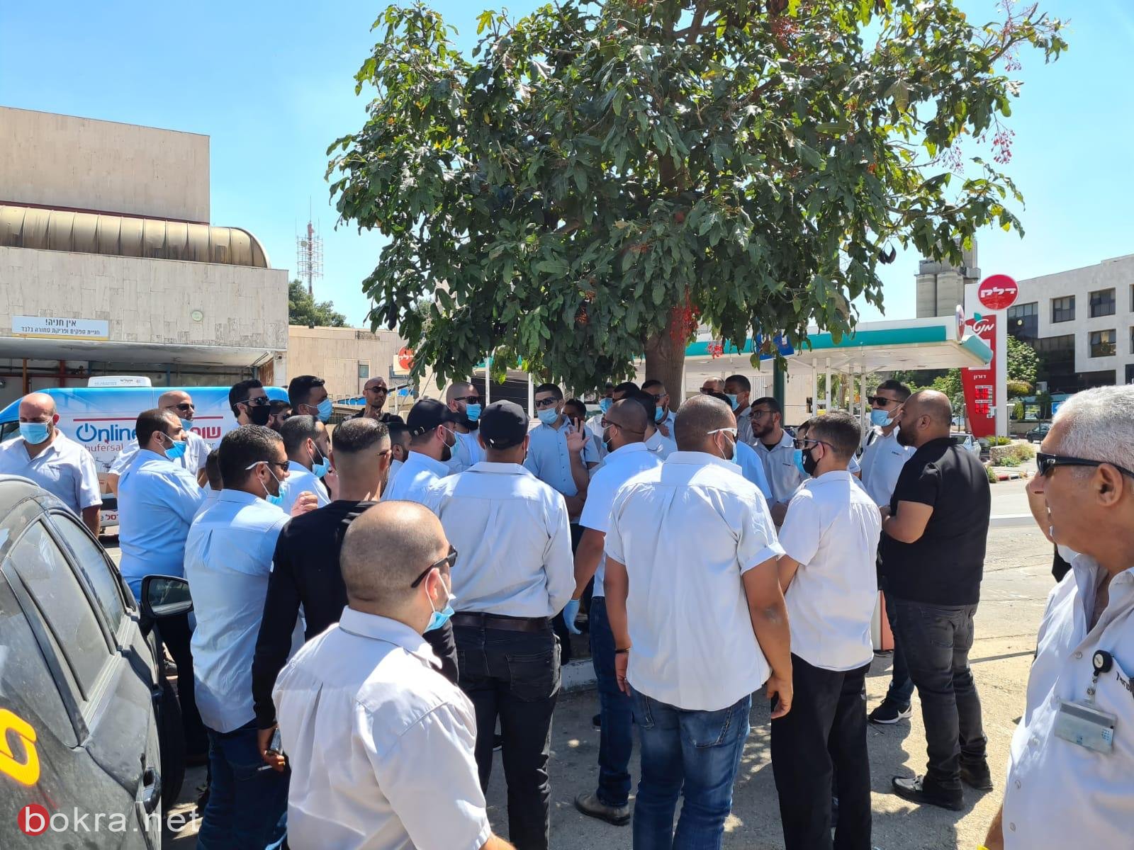 سائقو شركة "متروبولين" العرب يتظاهرون أمام مكاتب الشرطة اعتراضًا على الشروط المجحفة-3