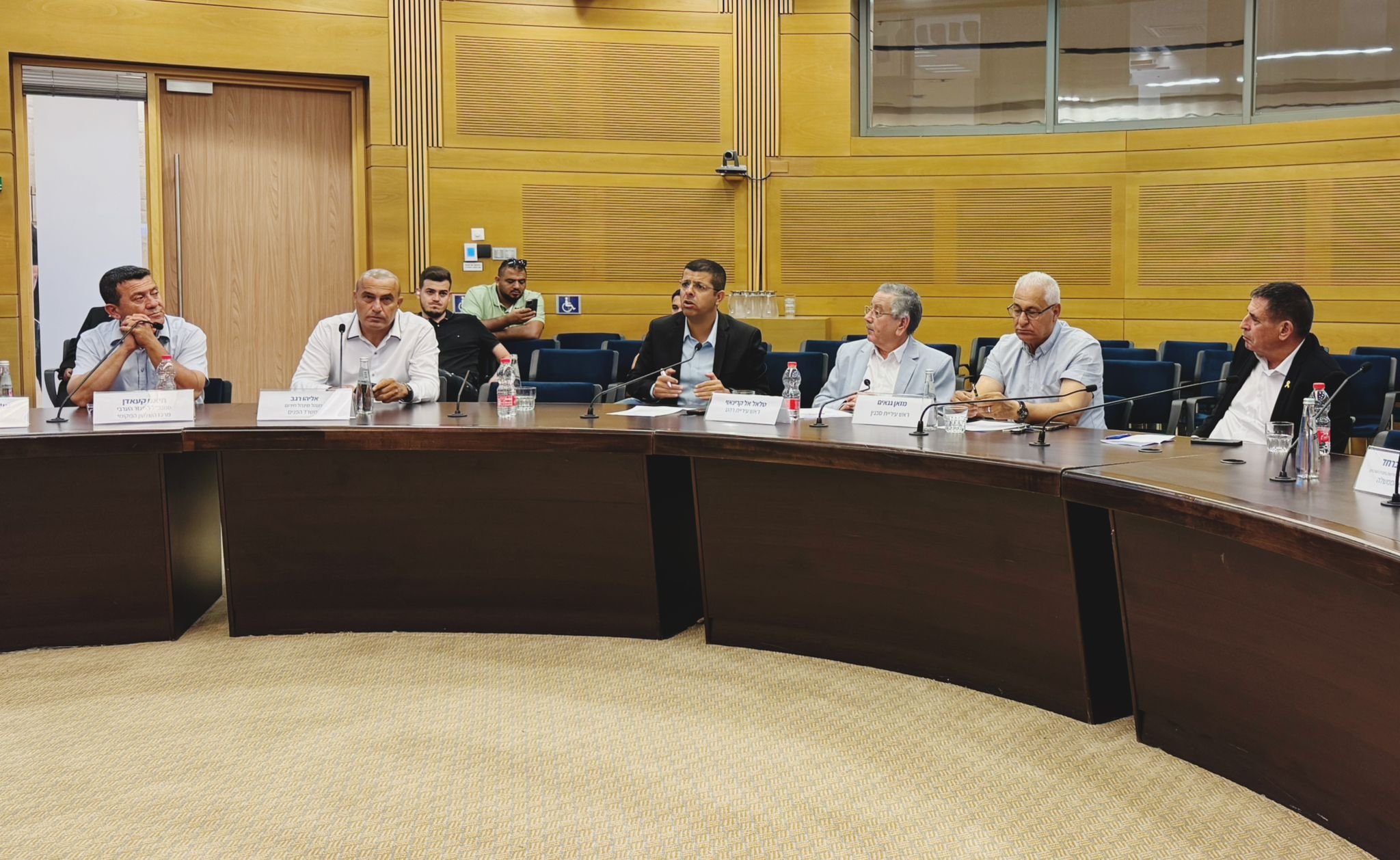 رؤساء سلطات محلية عربية في الكنيست: "نواجه التهديدات وحدنا والدولة غائبة"-0