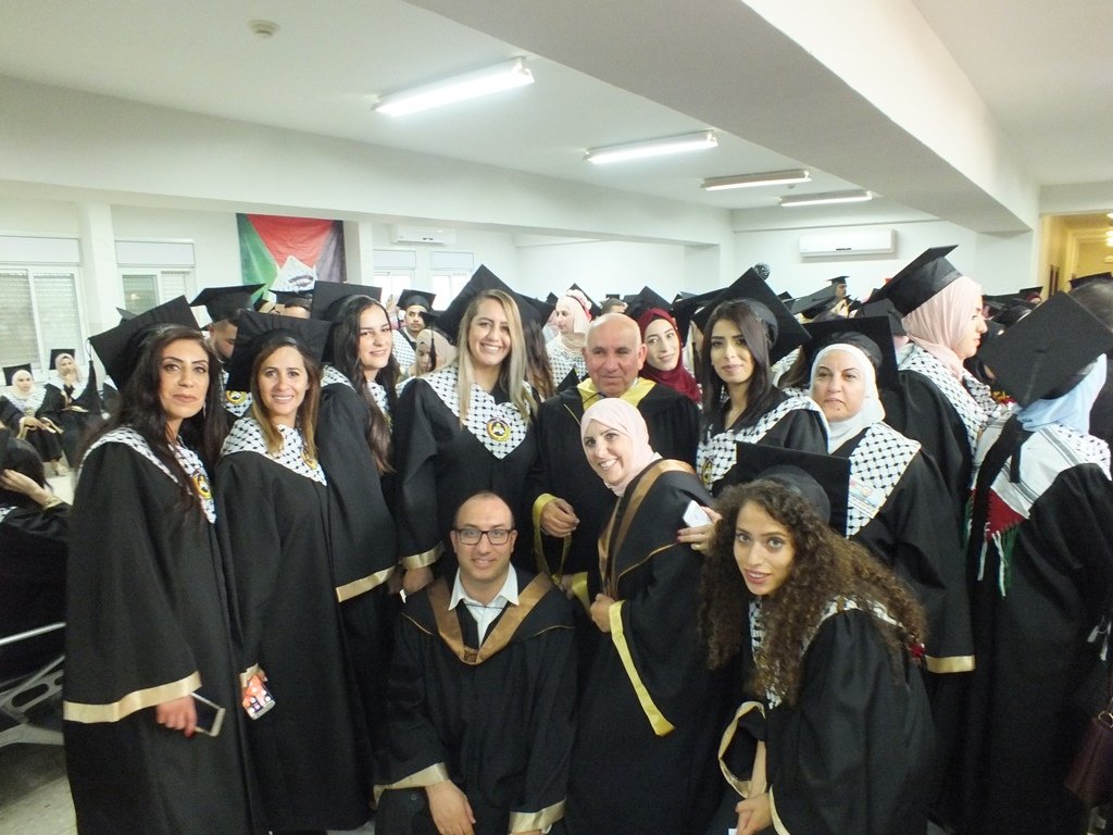  كلية غرناطة تحتفل بتخريج الفوج الرابع من طلابها الملتحقين بجامعة القدس المفتوحة-6