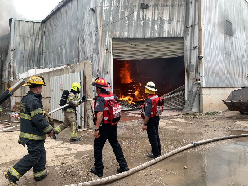 حريق المصنع في كفرقاسم يخلف اضرارً جسيمة-6