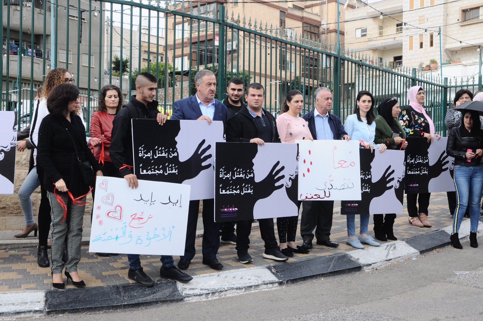 وقفة احتجاجية على قتل النساء ينظمها مجلس طرعان المحلي بالتعاون مع مجلس نعمات -3
