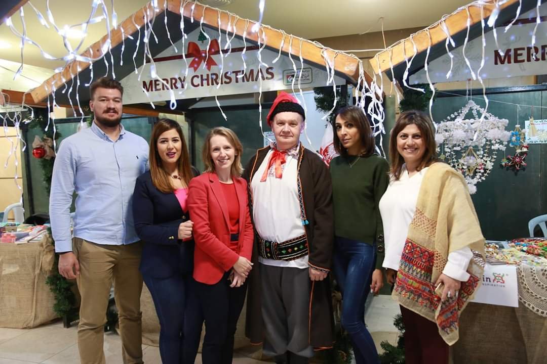 بلدية رام الله تفتتح سوق عيد الميلاد المجيد-3