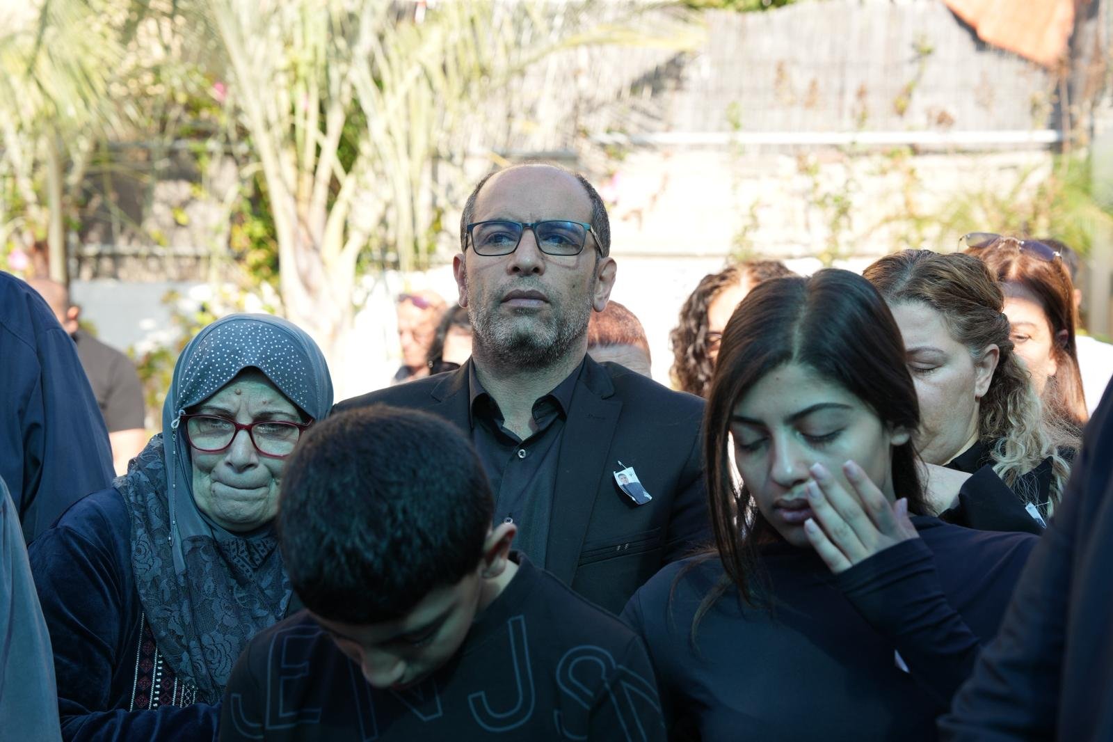 كفر ياسيف: كلهم ارتدوا اللون الأسود - زملاء الطالب المغدور نبيل صفية في مسيرة وصرخة غضب-2