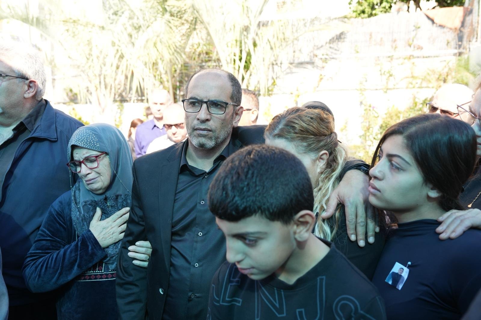 كفر ياسيف: كلهم ارتدوا اللون الأسود - زملاء الطالب المغدور نبيل صفية في مسيرة وصرخة غضب-10