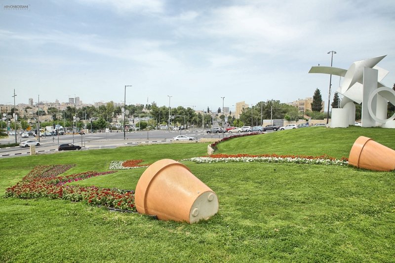 بلدية القدس تستعد للربيع: زراعة نصف مليون زهرة-0