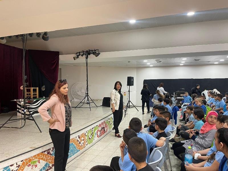 افتتاح مشروع "السلة الثقافية" في مدينة الطيرة بعرض مسرحي لمدرسة الزهراء الابتدائية-2