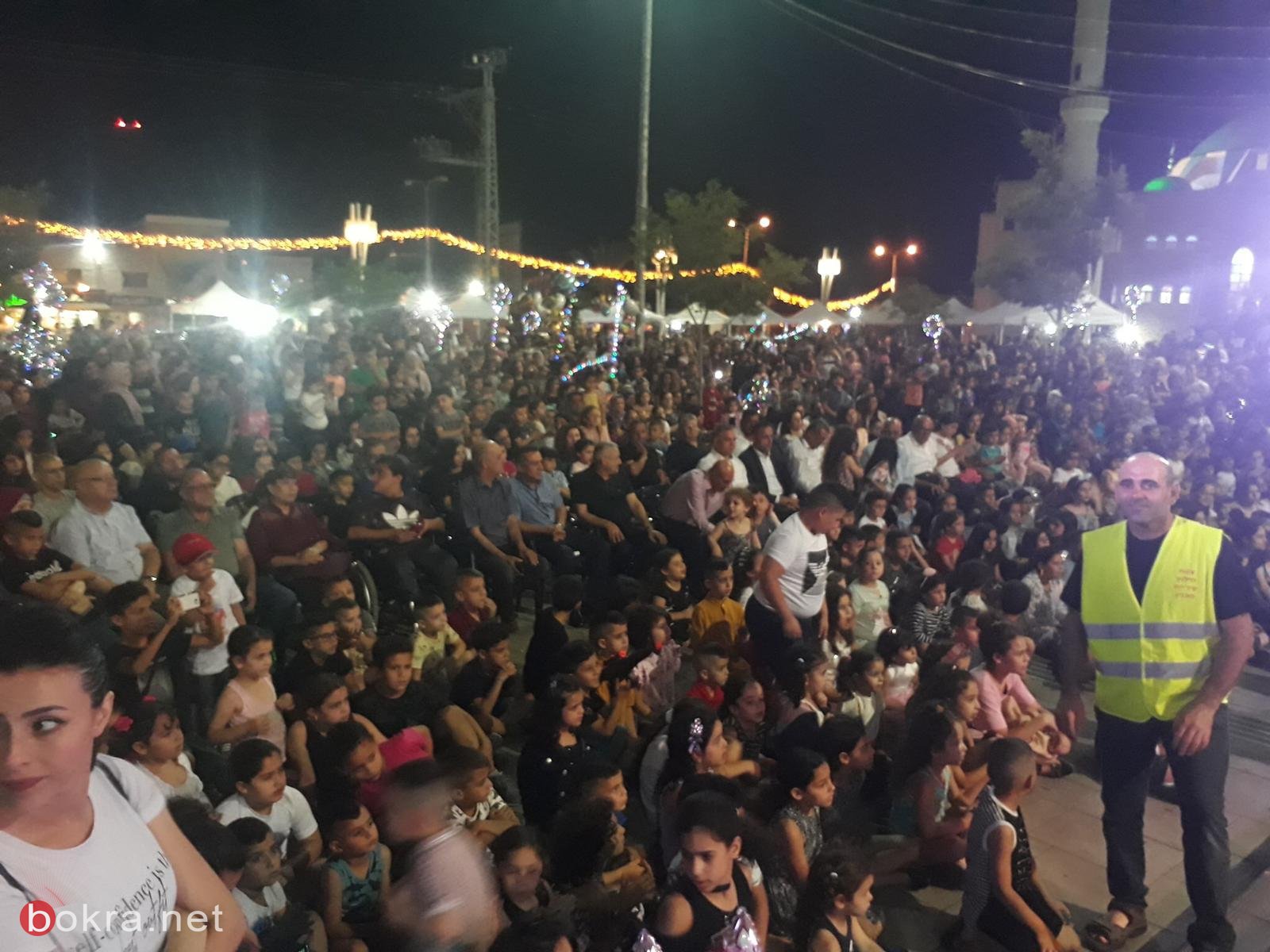 الالاف من أهالي سخنين والمنطقة يتوافدون للاحتفال بمهرجان انوار العيد في سخنين-10