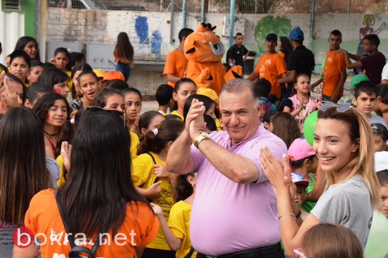 رئيس بلدية الناصرة، علي سلام يشارك اطفال مخيم الناصرة بلدي فرحتهم -8