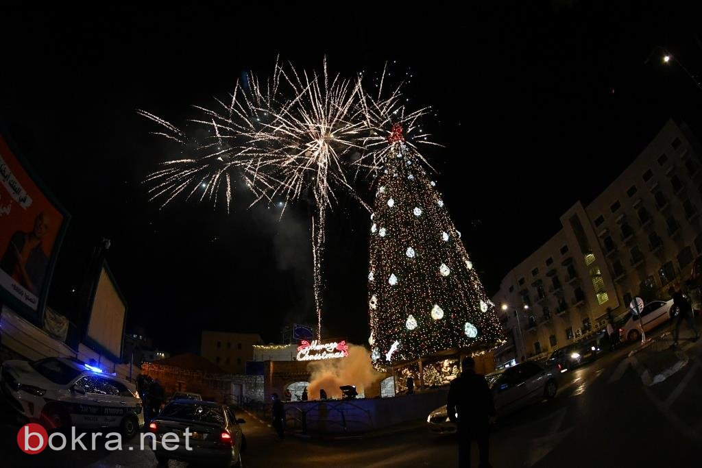 هكذا احتفلت الناصرة بإضاءة شجرة الميلاد وسط ظروف الكورونا-7