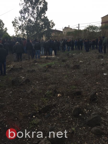 بأجواء حزينة، المئات في كفر مصر يشيّعون جثمان الشاب رضوان صبيحي-14