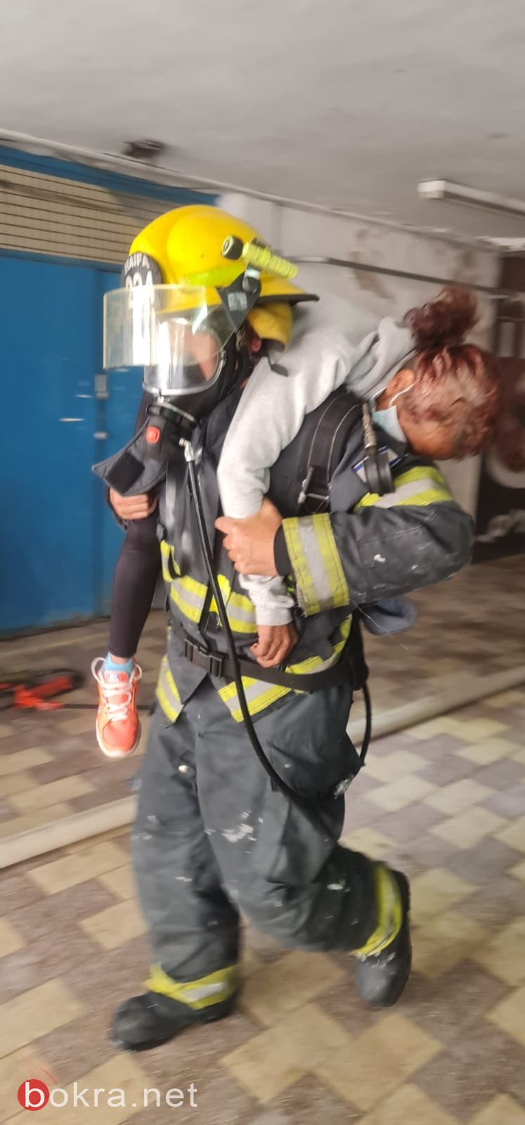 حيفا: اندلاع حريق داخل مبنى، وتخليص أم وأطفالها الثلاثة-4