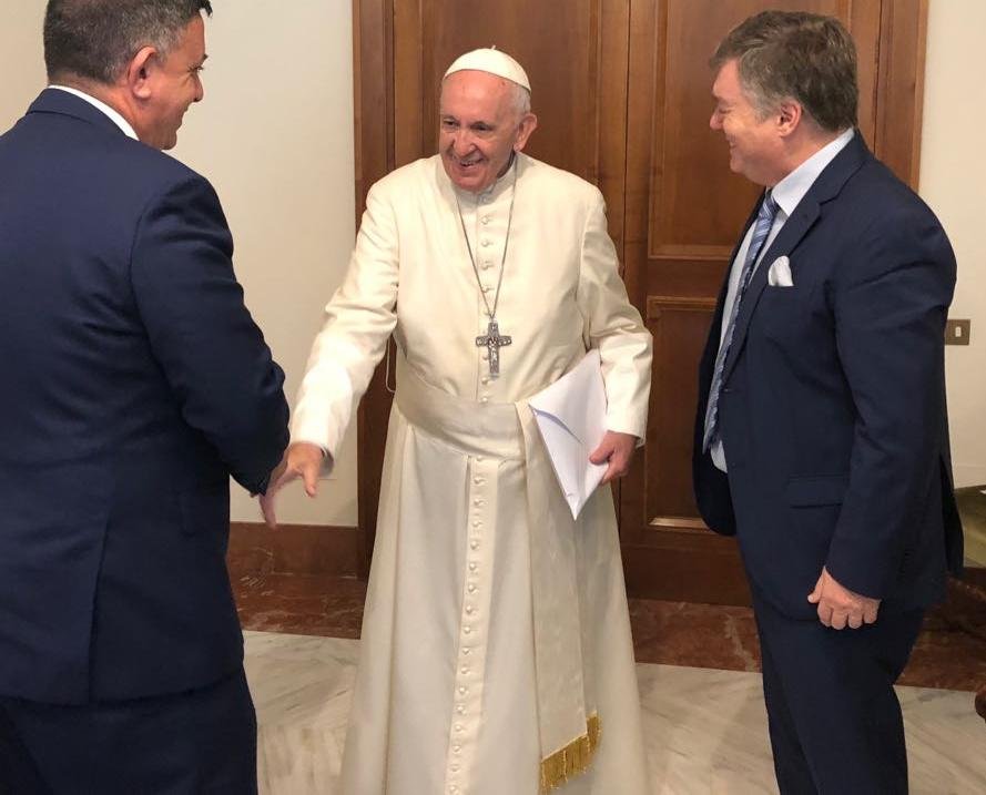 آفي غباي رئيس حزب العمل في لقاء قمة مع الحبر الأعظم البابا فرنسيس في الفاتيكان-2