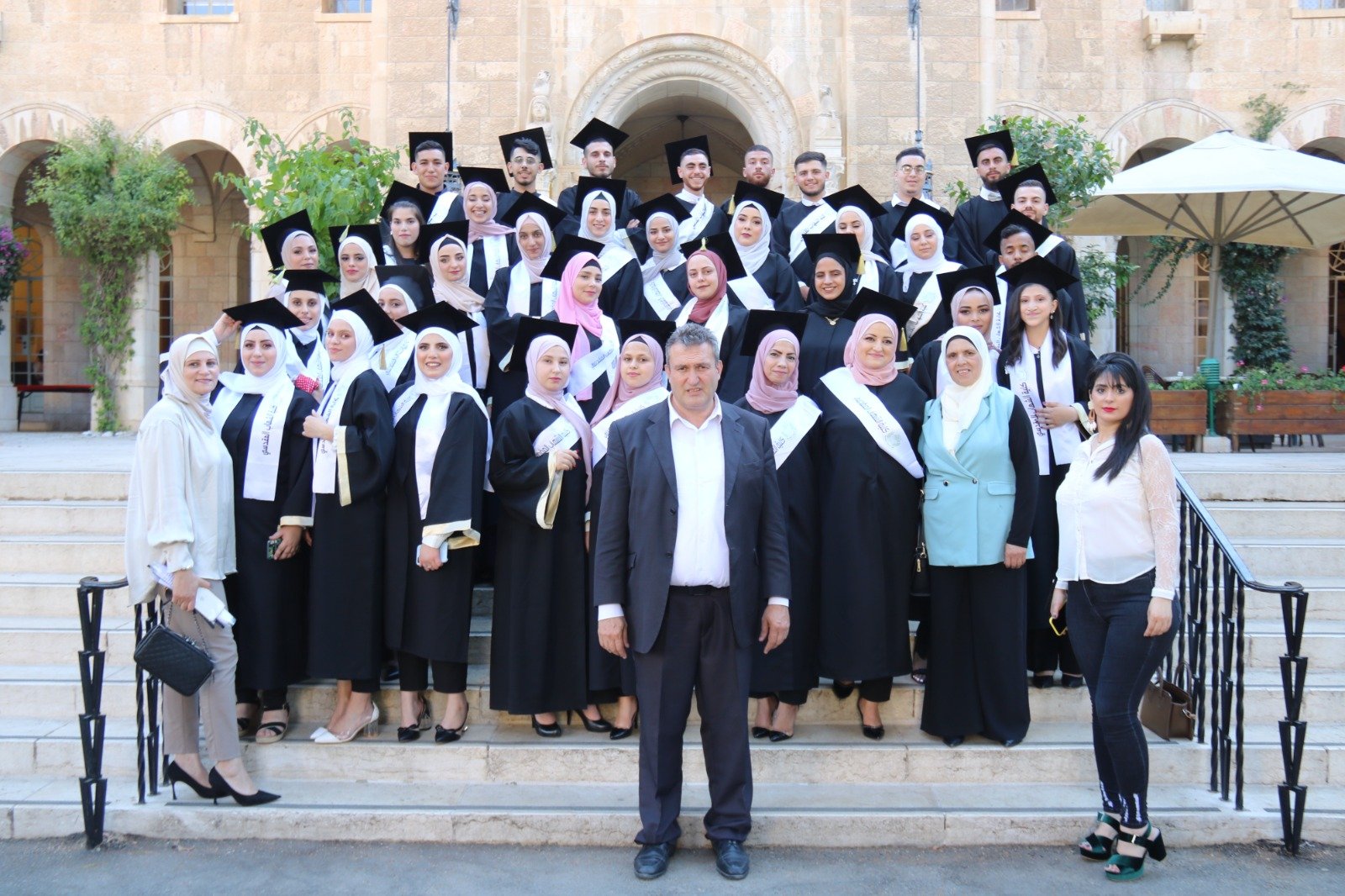 خلال حفل تخريج كلية الشهاب المقدسي .. صبري يطالب بدعم التعليم في القدس-3