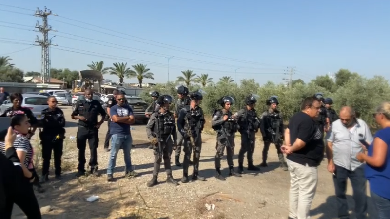 اللد تشهد مواجهات واعتقالات خلال اقتحام أرض لعائلة النقيب-2