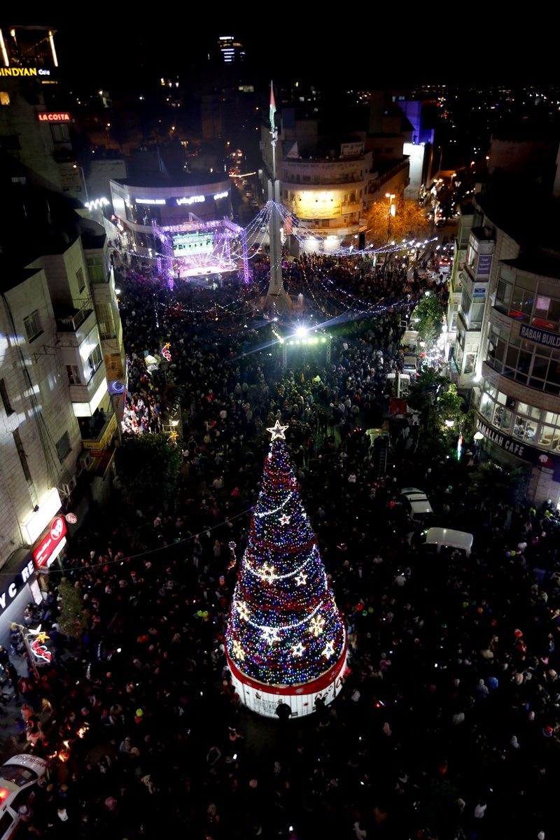 إضاءة شجرة الميلاد المجيد في رام الله-6