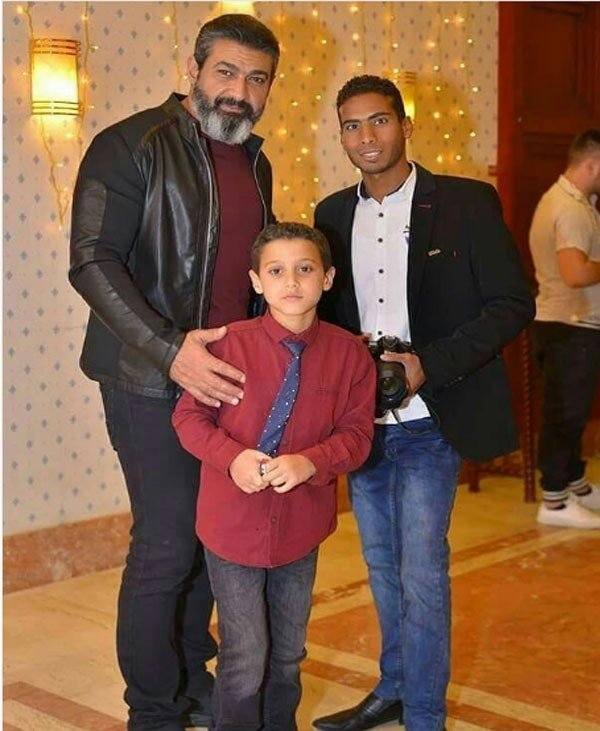 أول صورة لياسر جلال مع ابنه.. هل يشبهه؟-1