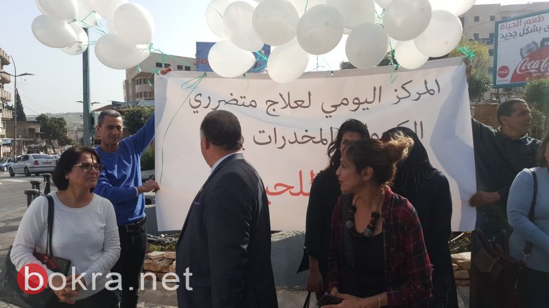 الناصرة: وقفة منددة بالعنف بمشاركة طلاب المدارس وإدارة البلدية-14