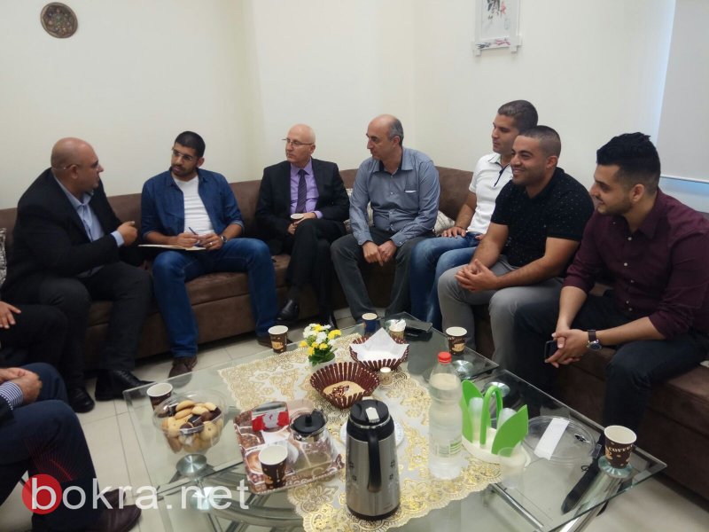 رئيس بلدية ام الفحم يلتقي النائب وائل يونس في جلسة عمل-0