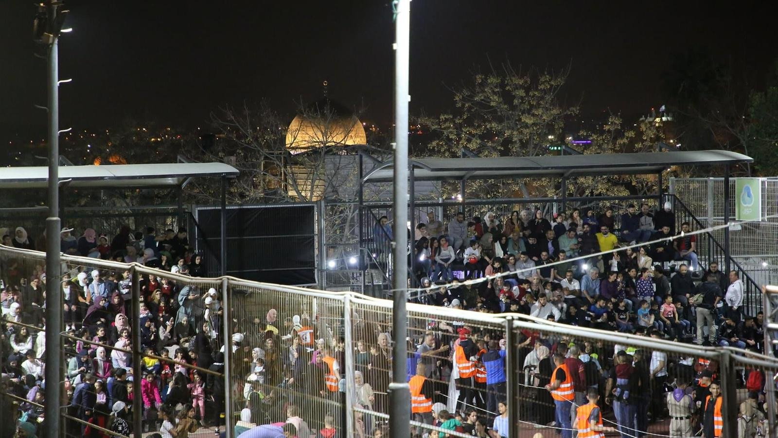 برج اللقلق يستقبل الآلاف من المقدسيين في الحفل السنوي لـ إضاءة فانوس القدس الرمضاني-5