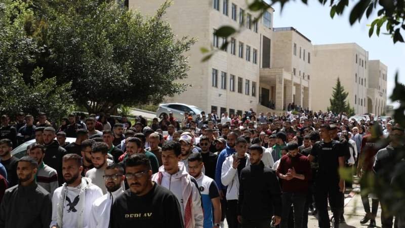 مسيرة في جامعة بيرزيت تنديدًا بالانتهاكات الاسرائيلية للأقصى-1