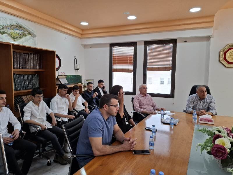 ضمن رؤية بلدية كفر قرع لتعزيز المشاركة المجتمعية: الطلاب يديرون البلدية ليوم كامل في إطار مبادرة "قيادة السلطة المحلية"-5