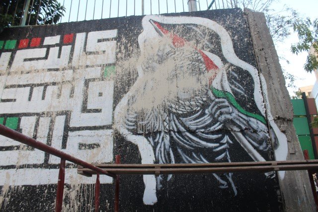 شرطة الناصرة ترافق رسم الجداريات الوطنية كخطوة استفزازية وتصور المشاركين-5