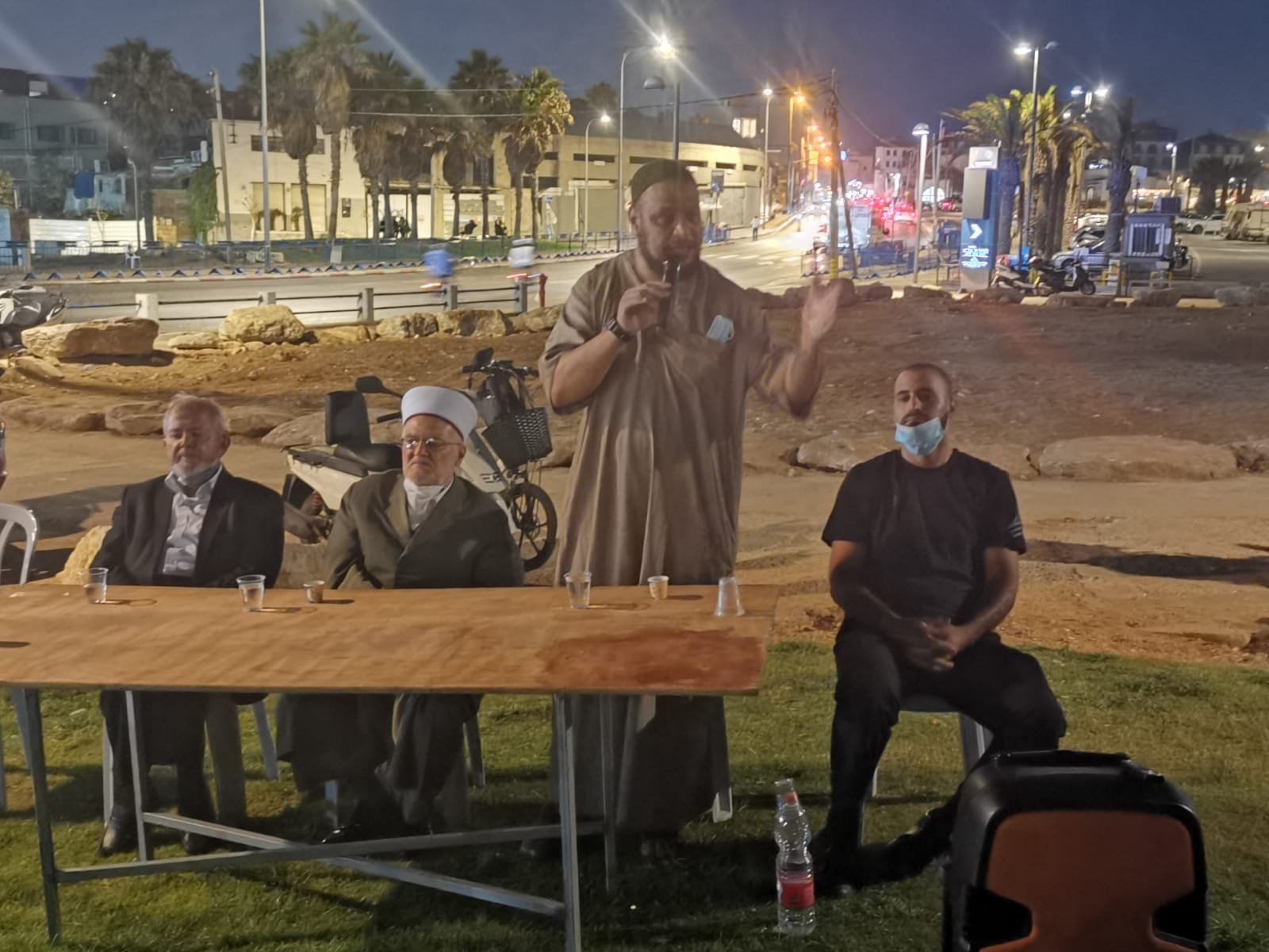 وفد من القدس يزور خيمة الاعتصام في يافا ويتضامن مع اهلها-1