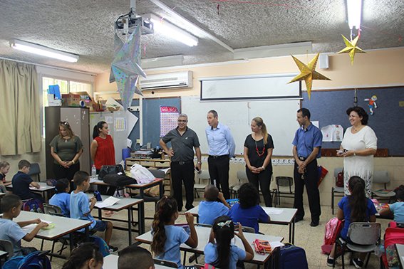 رئيس بلدية عكا ونائبه يقومان بزيارة المدارس العربية مع افتتاح السنة الدراسية الجديدة-17