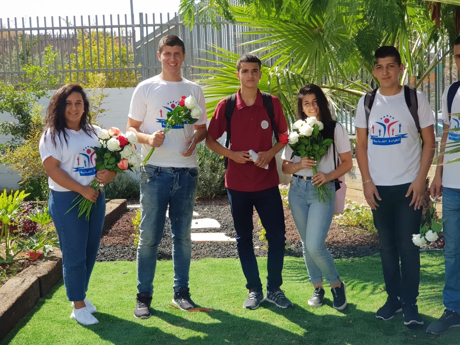 شعب: القيادة الشابّة توزّع الورود على المعلّمين بمناسبة يوم المعلّم‎-2
