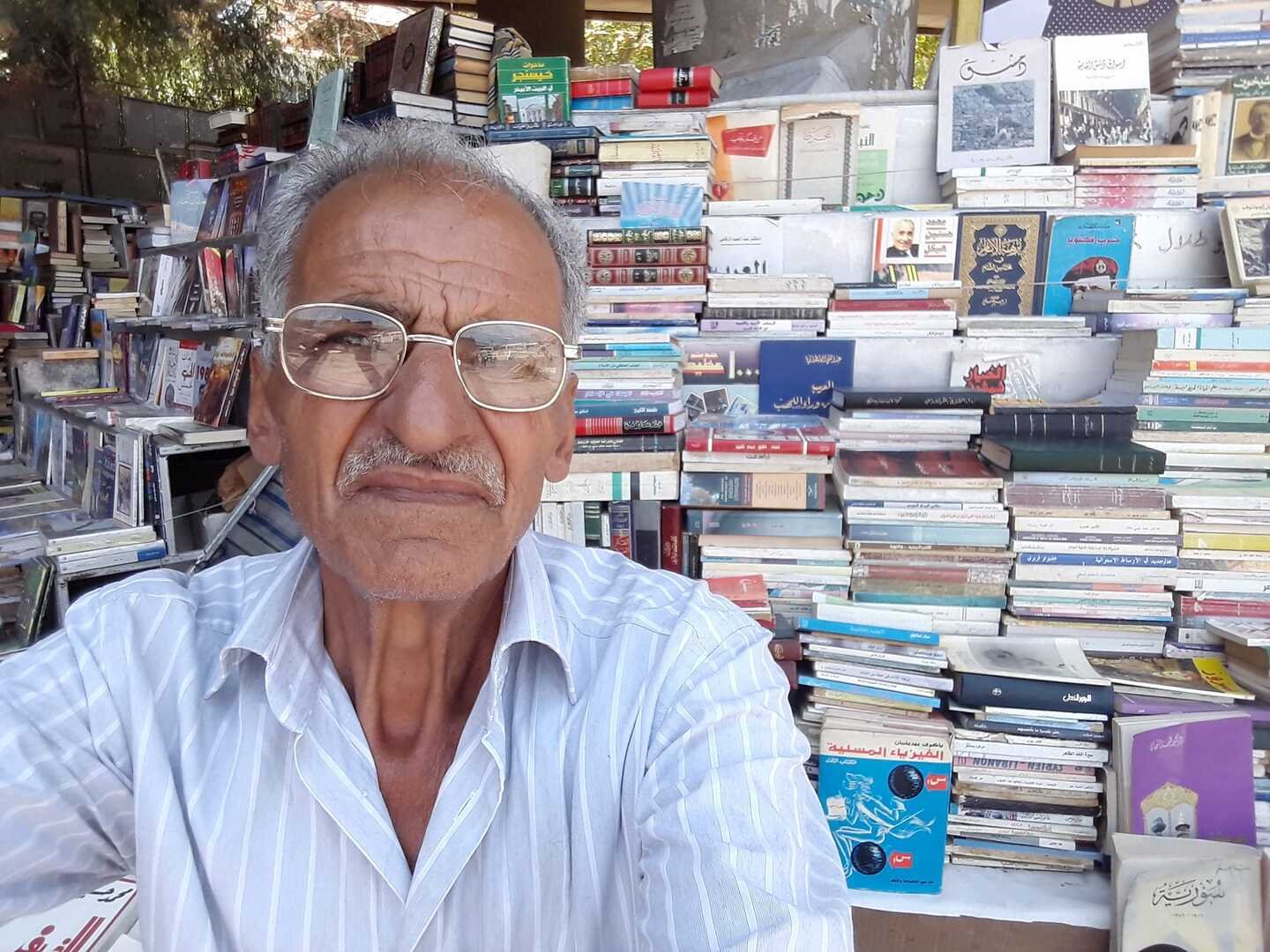 ما زال فيها من يرثي بائع كتب: رحيل "عميد القراء والفقراء" في دمشق-0