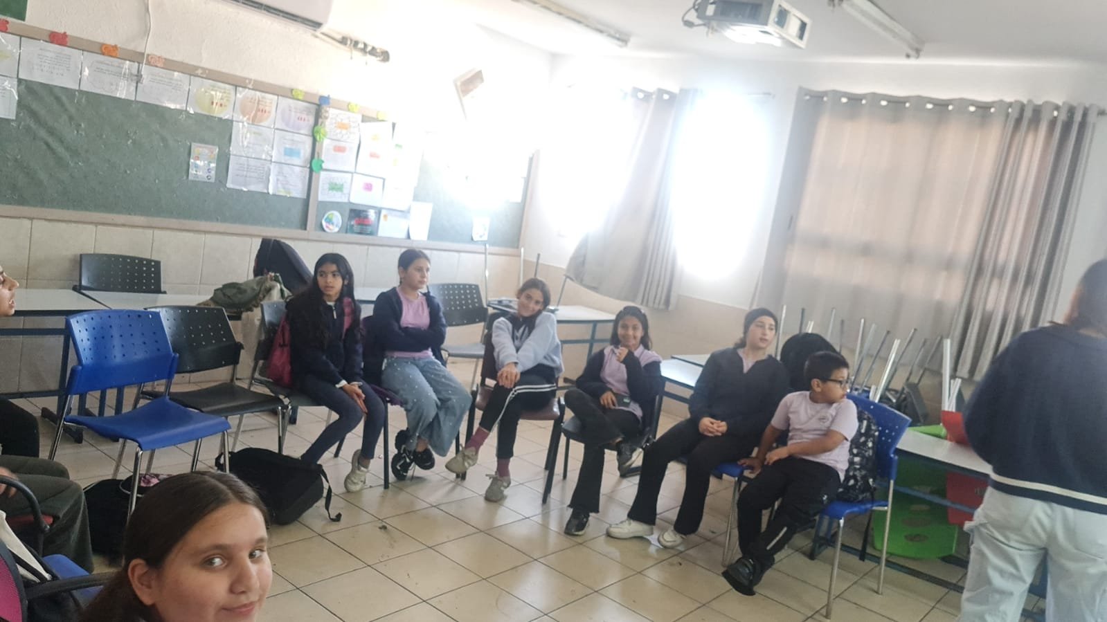 برنامج "تحدّيات" يواصل توفير البرامج والأطر التربوية في مدارس أم الفحم-0