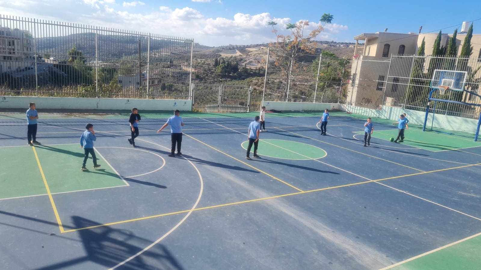 برنامج "تحدّيات" يواصل توفير البرامج والأطر التربوية في مدارس أم الفحم-18