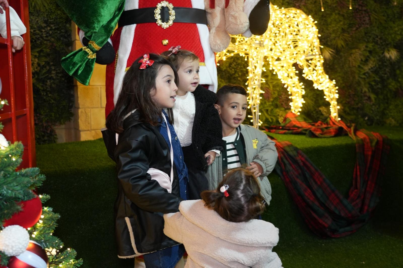 اليوم وحتى الأحد، قاعات New Grand Palace مستمرة بأضخم فعاليات الميلاد مع اشهر الفنانين-23