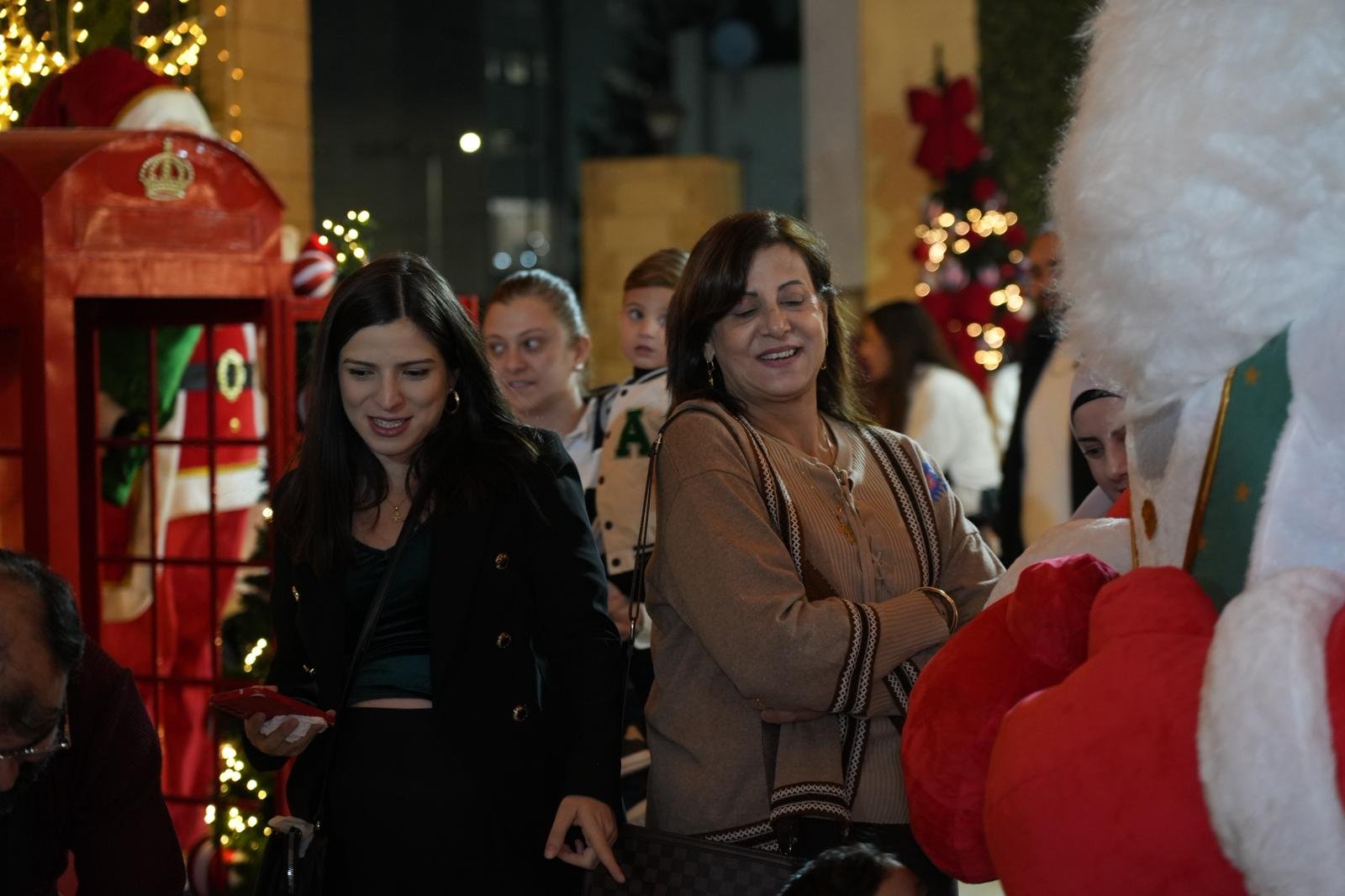 اليوم وحتى الأحد، قاعات New Grand Palace مستمرة بأضخم فعاليات الميلاد مع اشهر الفنانين-27