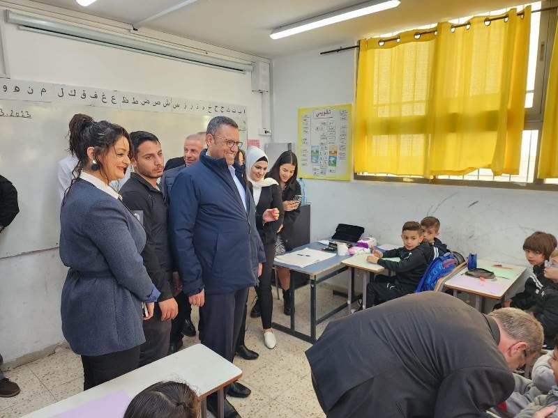 رئيس بلدية القدس "موشيه ليئون" يزور مخيم شعفاط-4
