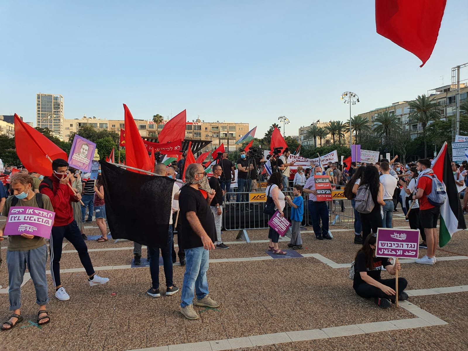 بمشاركة الآلاف، انطلاق التظاهرة في تل ابيب رفضًا للضم والاحتلال-0
