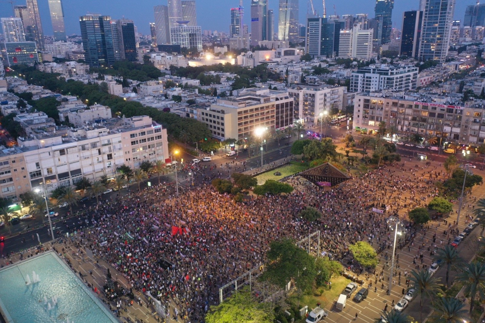 بمشاركة الآلاف، انطلاق التظاهرة في تل ابيب رفضًا للضم والاحتلال-13