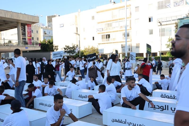 بمشاركة جماهيرية واسعة: تل ابيب تشهد "مسيرة الأموات" الحاشدة ضد العنف والجريمة-15