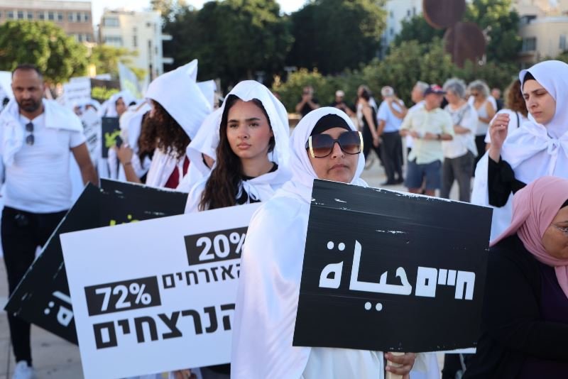بمشاركة جماهيرية واسعة: تل ابيب تشهد "مسيرة الأموات" الحاشدة ضد العنف والجريمة-20