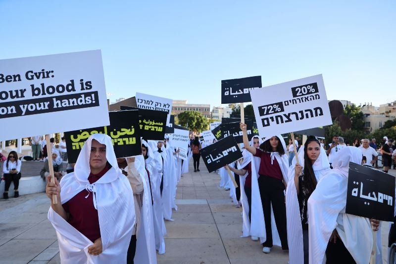 بمشاركة جماهيرية واسعة: تل ابيب تشهد "مسيرة الأموات" الحاشدة ضد العنف والجريمة-22