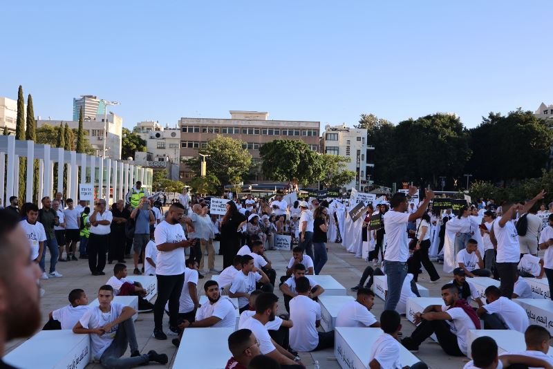 بمشاركة جماهيرية واسعة: تل ابيب تشهد "مسيرة الأموات" الحاشدة ضد العنف والجريمة-23