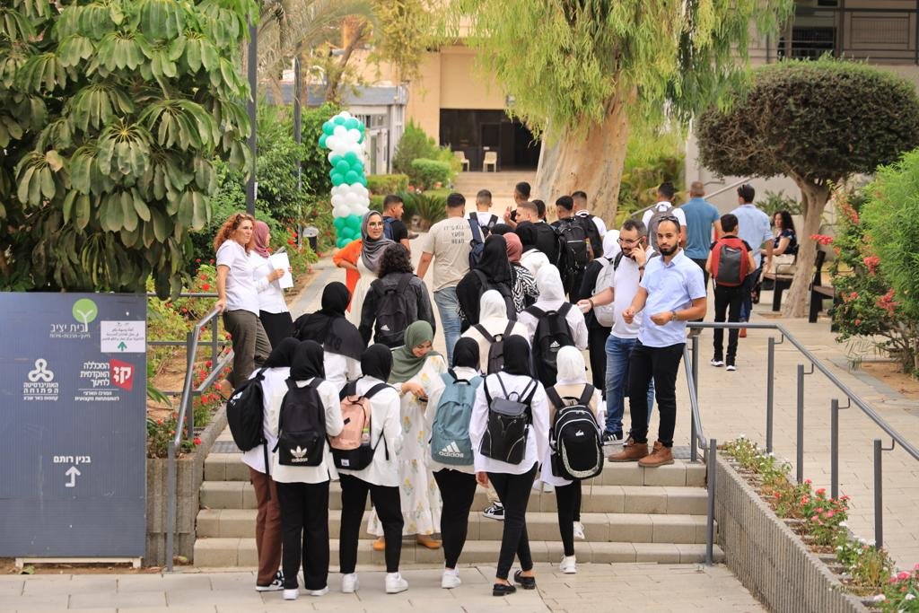 في خطوة ومبادرة هي الأولى من نوعها في النقب: تدشين اول مدرسة عربية في النقب مختصة في تعليم العلوم الدقيقة والتقانات الحديثة-3