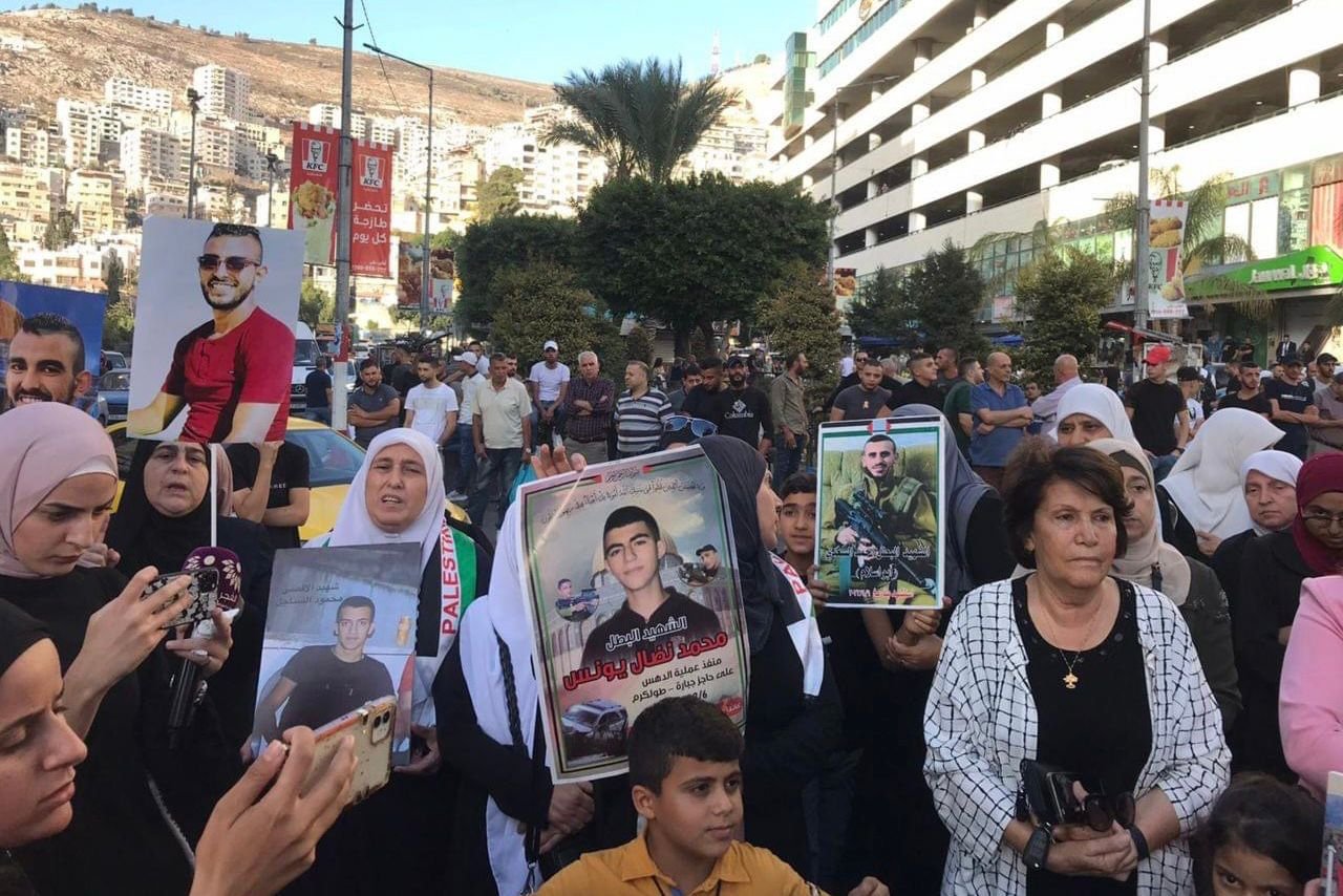 وصف امهات المقاومين "بالشاذات": مظاهرات مطالبة بإقالة محافظ نابلس-2