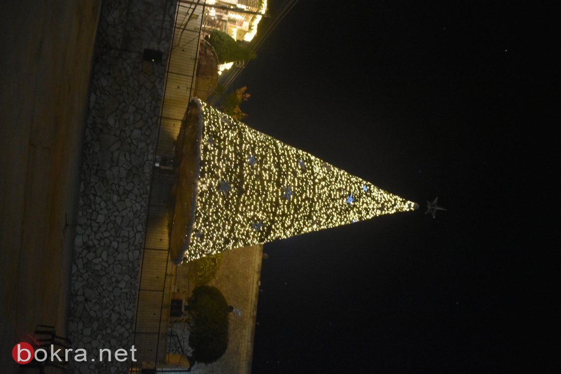 فسوطة: إضاءة شجرة الميلاد بأجواء بهيجة .. رغم الكورونا-12