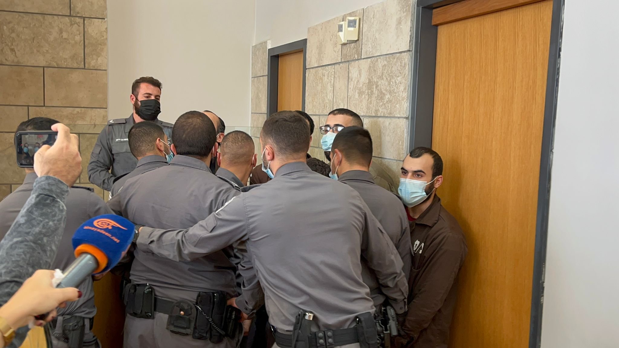 محكمة الناصرة: جلسة محاكمة أسرى "نفق الحرية" تشهد توترًا واعتداءات-1
